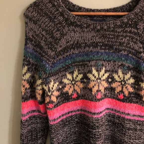 American Eagle Outfitters Festive Sweater - Picture 2 of 8